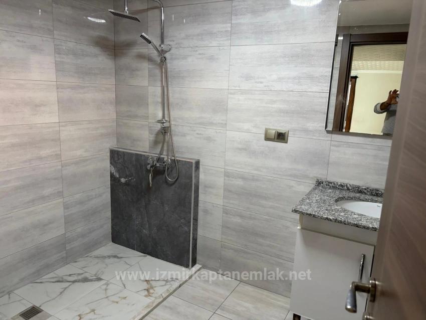 4+2 Maisonette-Wohnung Zum Verkauf Im Stadtteil Turabiye, Seferihisar, Izmir