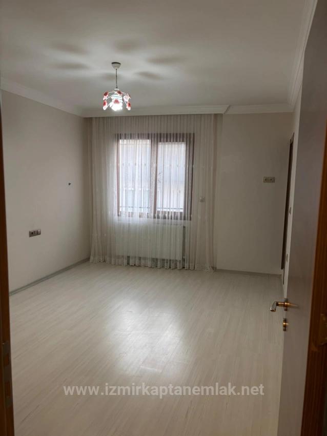4+2 Maisonette-Wohnung Zum Verkauf Im Stadtteil Turabiye, Seferihisar, Izmir