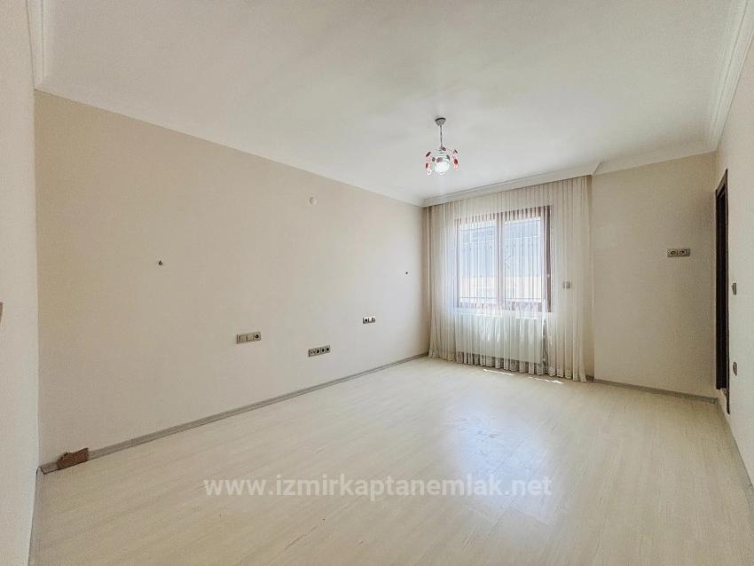 4+2 Maisonette-Wohnung Zum Verkauf Im Stadtteil Turabiye, Seferihisar, Izmir