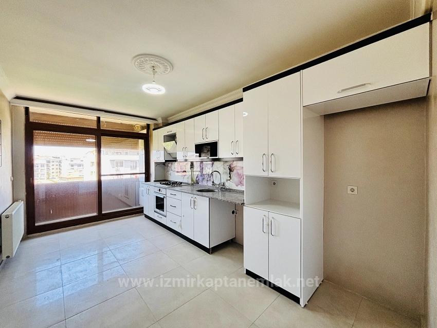 4+2 Maisonette-Wohnung Zum Verkauf Im Stadtteil Turabiye, Seferihisar, Izmir