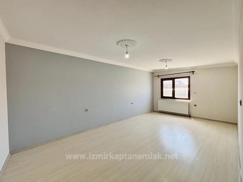 4+2 Maisonette-Wohnung Zum Verkauf Im Stadtteil Turabiye, Seferihisar, Izmir