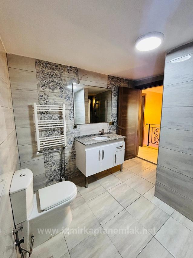 4+2 Maisonette-Wohnung Zum Verkauf Im Stadtteil Turabiye, Seferihisar, Izmir