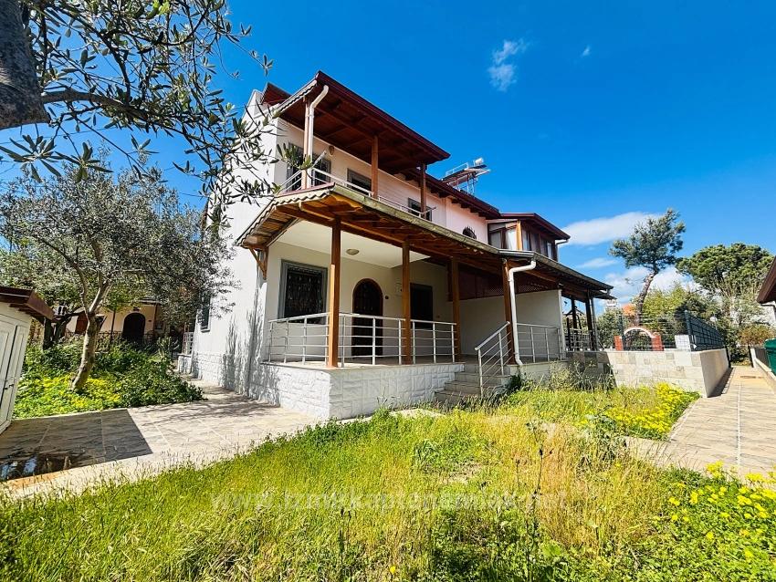 3+1-Zimmer-Villa Zum Verkauf Im Stadtteil Payamlı, Seferihisar, İzmir, 200 M Vom Meer Entfernt, Mit Großem Garten