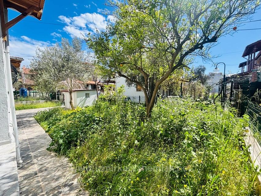 3+1-Zimmer-Villa Zum Verkauf Im Stadtteil Payamlı, Seferihisar, İzmir, 200 M Vom Meer Entfernt, Mit Großem Garten