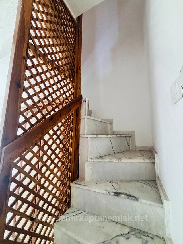 3+1-Zimmer-Villa Zum Verkauf Im Stadtteil Payamlı, Seferihisar, İzmir, 200 M Vom Meer Entfernt, Mit Großem Garten