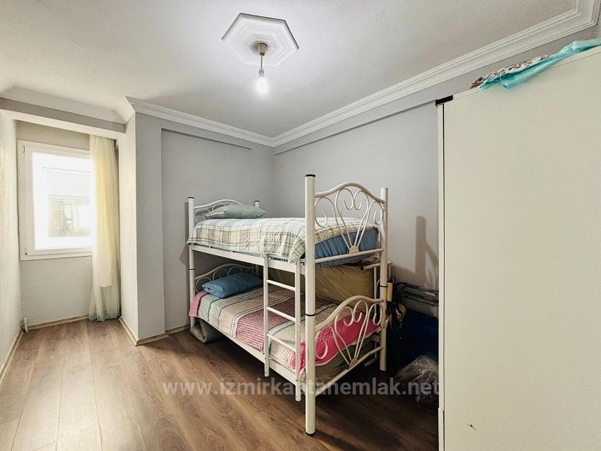 2+1-Zimmer-Wohnung Zum Verkauf In Bengiler, Seferihisar, Izmir, Im Marktzentrum, Nach Vorne Ausgerichtet, Mit Geschlossener Küche