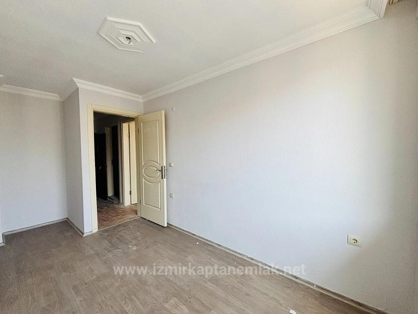 2+1 Wohnung Zum Verkauf In Bengiler, Seferihisar, Izmir, Im Stadtzentrum.