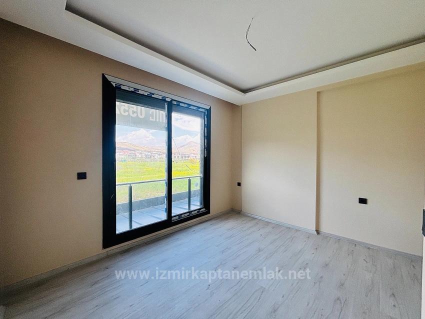 3+1 Villa Mit Großem Garten Zum Verkauf Im Stadtteil Cumhuriyet, Seferihisar, Izmir