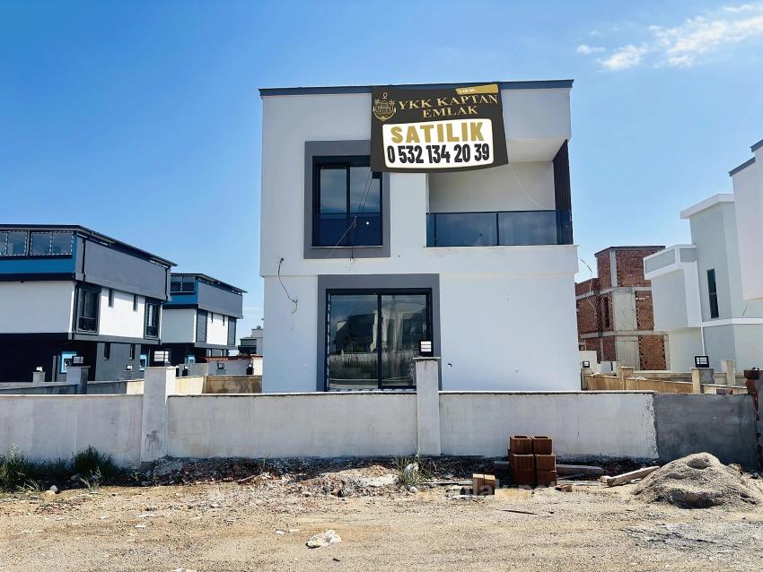 2+1 Freistehende Villa Mit Großem Garten Zum Verkauf Im Stadtteil Cumhuriyet, Seferihisar, Izmir
