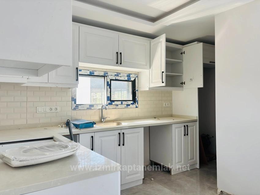 2+1 Freistehende Villa Mit Großem Garten Zum Verkauf Im Stadtteil Cumhuriyet, Seferihisar, Izmir