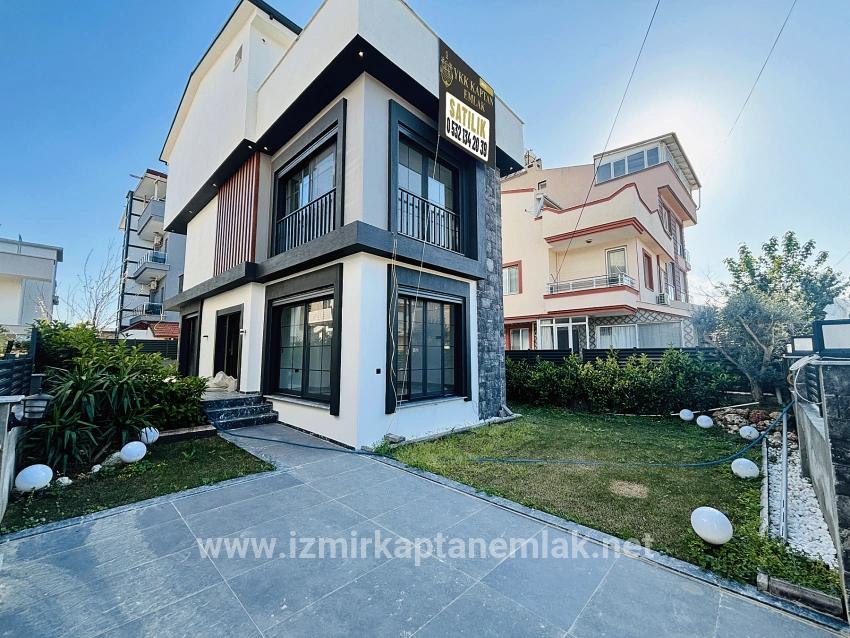 3+1-Zimmer Sommerhaus Zu verkaufen in Gümüldür Cumhuriyet Bz. Menderes Gümüldür - 237 m²