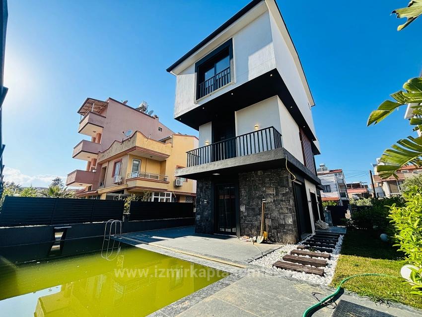 3+1-Zimmer Einfamilienhaus Zu Verkaufen in Gümüldür Cumhuriyet Bz. Menderes Gümüldür - 237 m²