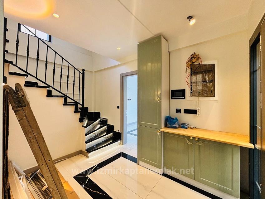 Freistehendes Haus Mit 3+1 Schlafzimmern, Smart-Home-System Und Pool, 100 M Vom Meer Entfernt Im Stadtteil Gümüldür, Menderes, İzmir.