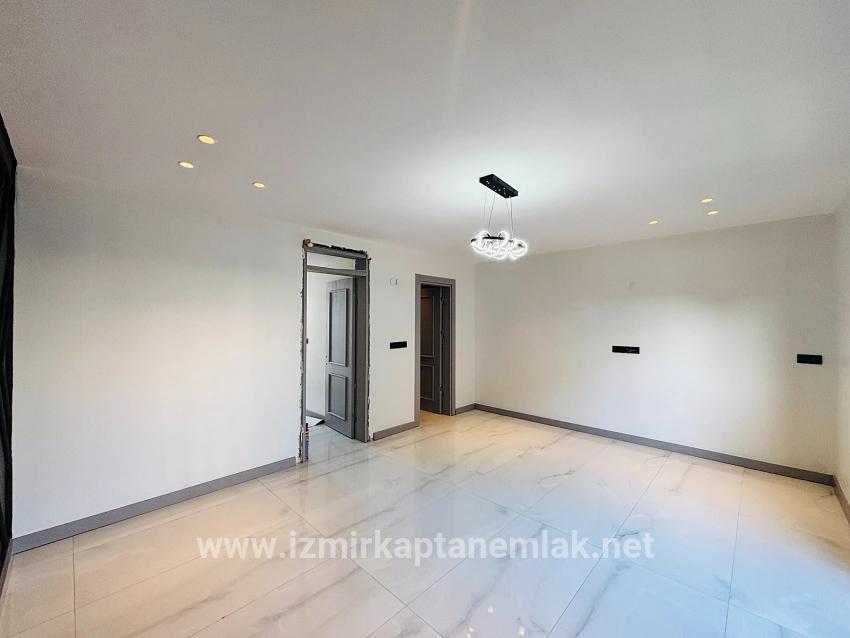 3+1-Zimmer Sommerhaus Zu verkaufen in Gümüldür Cumhuriyet Bz. Menderes Gümüldür - 237 m²