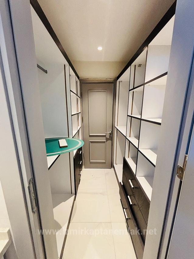 Freistehendes Haus Mit 3+1 Schlafzimmern, Smart-Home-System Und Pool, 100 M Vom Meer Entfernt Im Stadtteil Gümüldür, Menderes, İzmir.