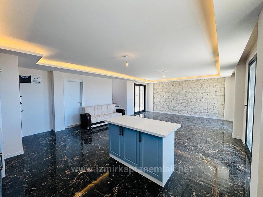 Meerblick, 5+1 Freistehende Triplex-Sommervilla Mit Pool In Akarca, Seferihisar, İzmir