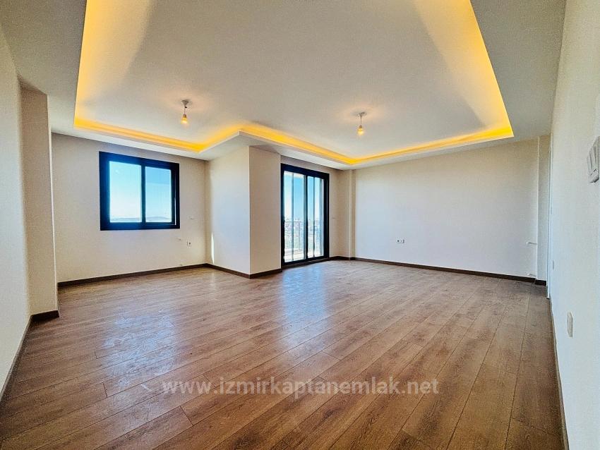 Meerblick, 5+1 Freistehende Triplex-Sommervilla Mit Pool In Akarca, Seferihisar, İzmir