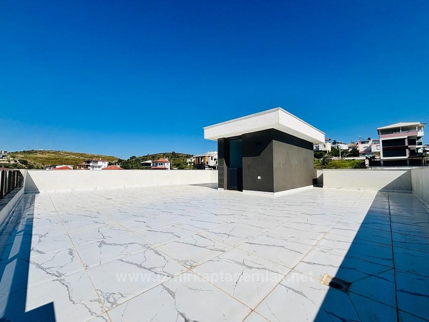 Meerblick, 5+1 Freistehende Triplex-Sommervilla Mit Pool In Akarca, Seferihisar, İzmir