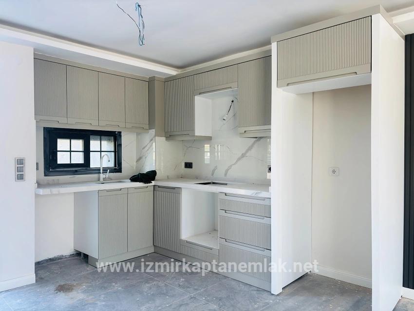 3+1-Zimmer Sommerhaus Zu verkaufen in Cumhuriyet Bz. Seferihisar Doğanbey - 150 m²