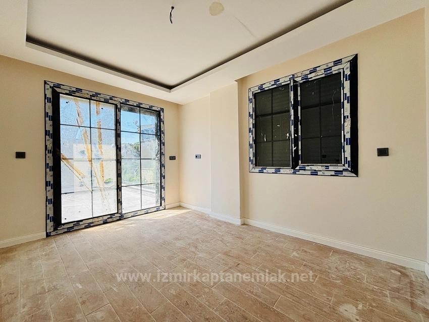 3+1 Freistehende Villa Mit Pool Zum Verkauf Im Stadtteil Cumhuriyet, Seferihisar, Izmir