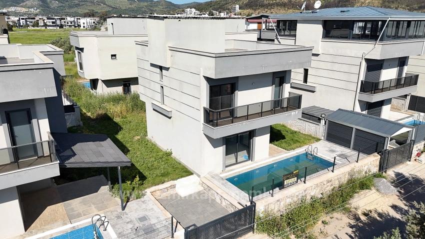 3+1 Freistehende Villa Mit Pool Zum Verkauf Im Stadtteil Cumhuriyet, Seferihisar, Izmir