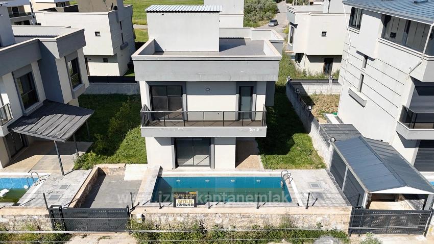 3+1-Zimmer Sommerhaus Zu verkaufen in Cumhuriyet Bz. Seferihisar Doğanbey - 150 m²