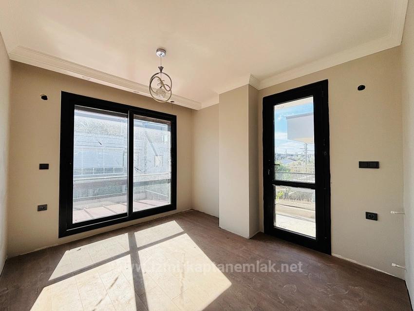 Doppelhaushälfte Zum Verkauf Im Stadtteil Payamlı, Seferihisar, İzmir, 300 M Vom Meer Entfernt, 3+1-Zimmer-Aufteilung.