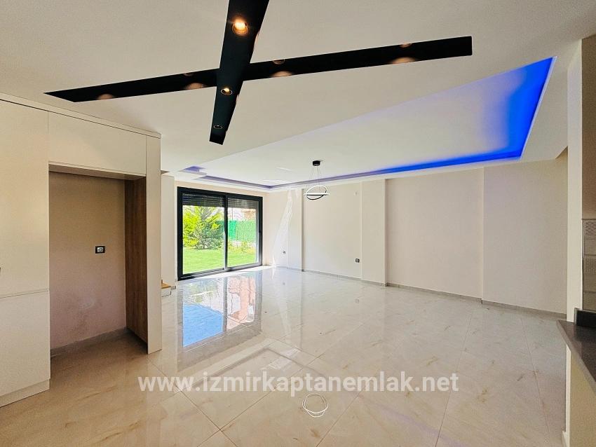 3+1-Zimmer Sommerhaus Zu verkaufen in Payamlı Bz. Seferihisar Doğanbey - 120 m²