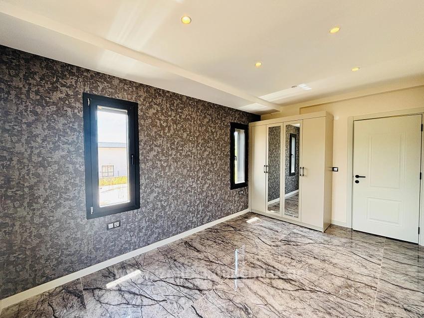 3+1 Ultra-Luxus-Doppelhaushälfte Mit Pool Zum Verkauf Im Viertel Kavakdere, Seferihisar, Izmir