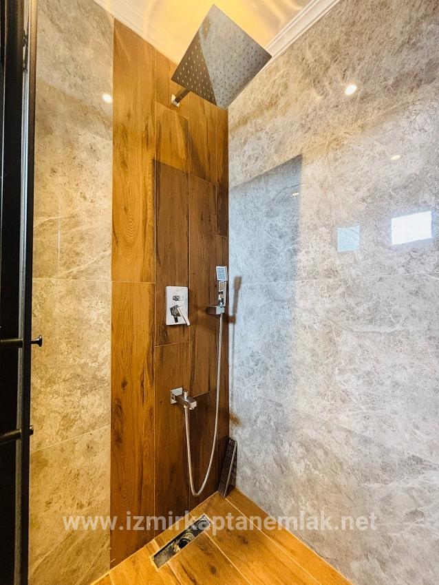 3+2-Zimmer Sommerhaus Zu verkaufen in Kavakdere Bz. Seferihisar - 220 m²