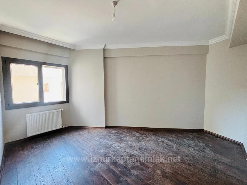 2+1 Erdgeschosswohnung Mit Parkplatz Zum Verkauf Im Stadtteil Hıdırlık, Seferihisar, İzmir