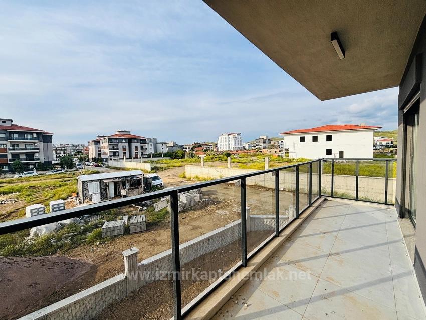 2+1 Mittelgeschosswohnung Zur Miete Im Viertel Çolak İbrahim Bey, Seferihisar, İzmir