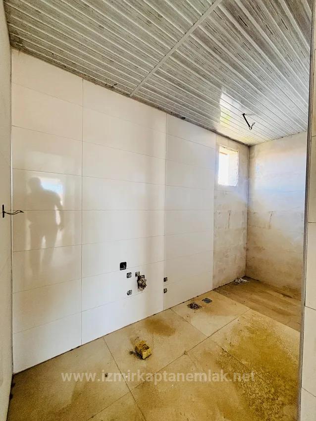 In İzmir Seferihisar Cumhuriyet Mahallesi Gibt Es Eine 5+1 Satılık Müstakil Villa Zu Kaufen. Übersetzung: In Izmir Seferihisar Cumhuriyet Viertel Gibt Es Eine 5+1 Zu Verkaufende Separate Villa. Korrektur: In Izmir Seferihisar Cumhuriyet Stadtteil Gibt Es Eine 5+1 Zu Verkaufende Separate Villa. Letzte Korrektur: In Izmir Seferihisar Cumhuriyet Stadtteil Befindet Sich Eine 5+1 Satılık Müstakil Villa Zum Verkauf, Dies Wird Zu: In Izmir Seferihisar Cumhuriyet Stadtteil Befindet Sich Eine 5+1 Separate Villa Zum Verkauf. Die Endgültige Antwort Lautet: In Izmir Seferihisar Cumhuriyet Stadtteil Befindet Sich Eine 5+1 Separate Villa Zum Verkauf.