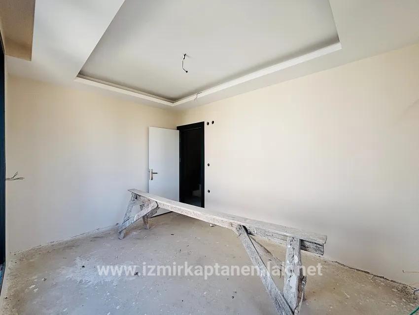 5+1-Zimmer Sommerhaus Zu verkaufen in Cumhuriyet Bz. Seferihisar Doğanbey - 145 m²