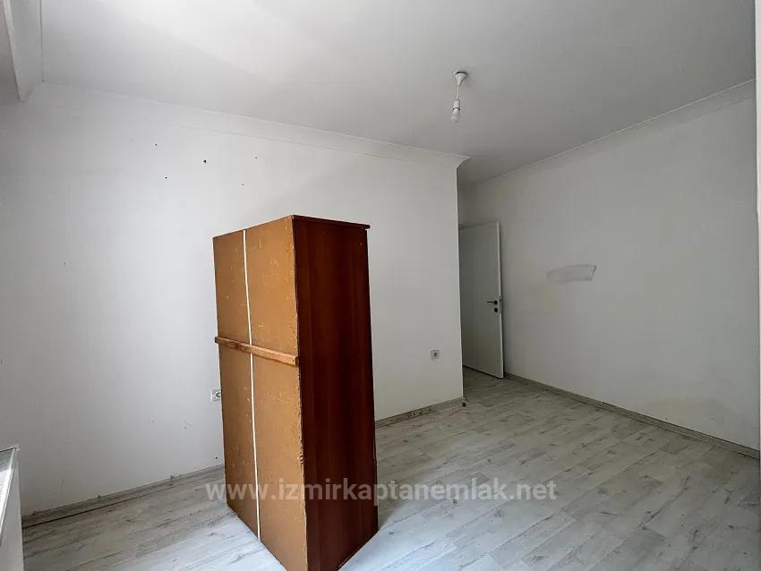 İzmir Seferihisar Hıdırlık Mahallesi In 2+1 Mit Parkplatz Im 1. Stock Zu Vermietende Wohnung