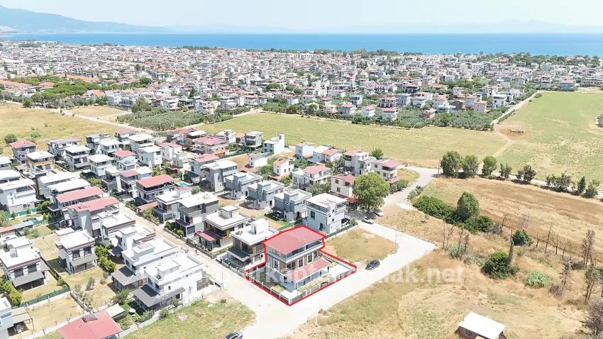 3+1-Zimmer Sommerhaus Zu verkaufen in Cumhuriyet Bz. Seferihisar Doğanbey - 125 m²