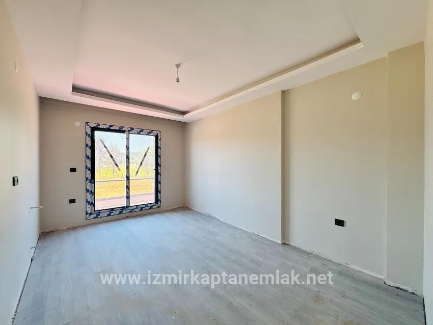 3+1-Zimmer Sommerhaus Zu verkaufen in Cumhuriyet Bz. Seferihisar Doğanbey - 125 m²