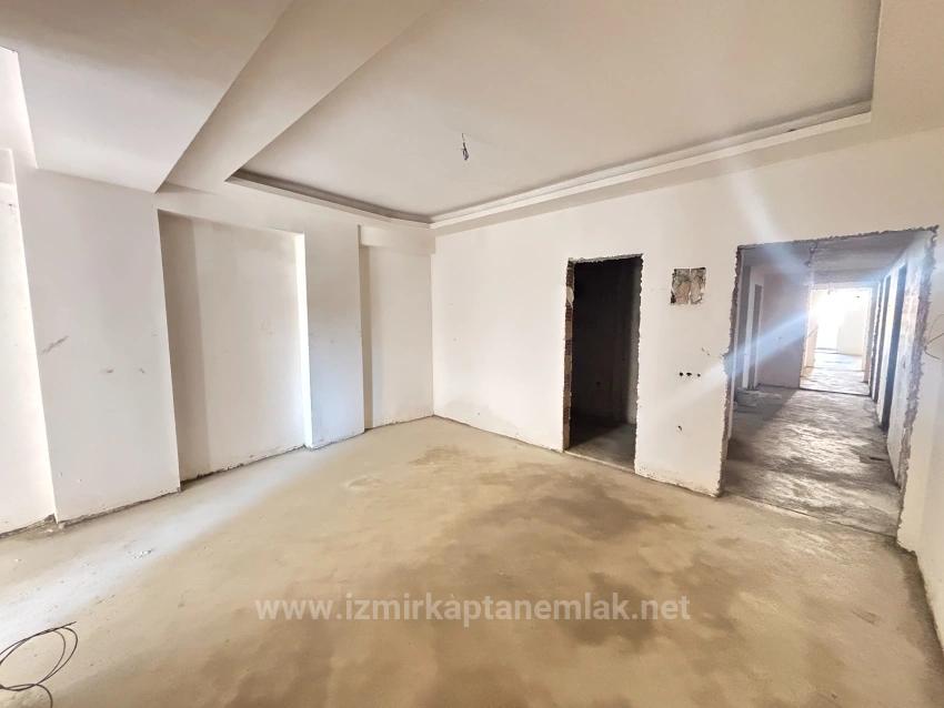 1+1 Mittelgeschosswohnung In Toller Lage In Hıdırlık, Seferihisar, Izmir