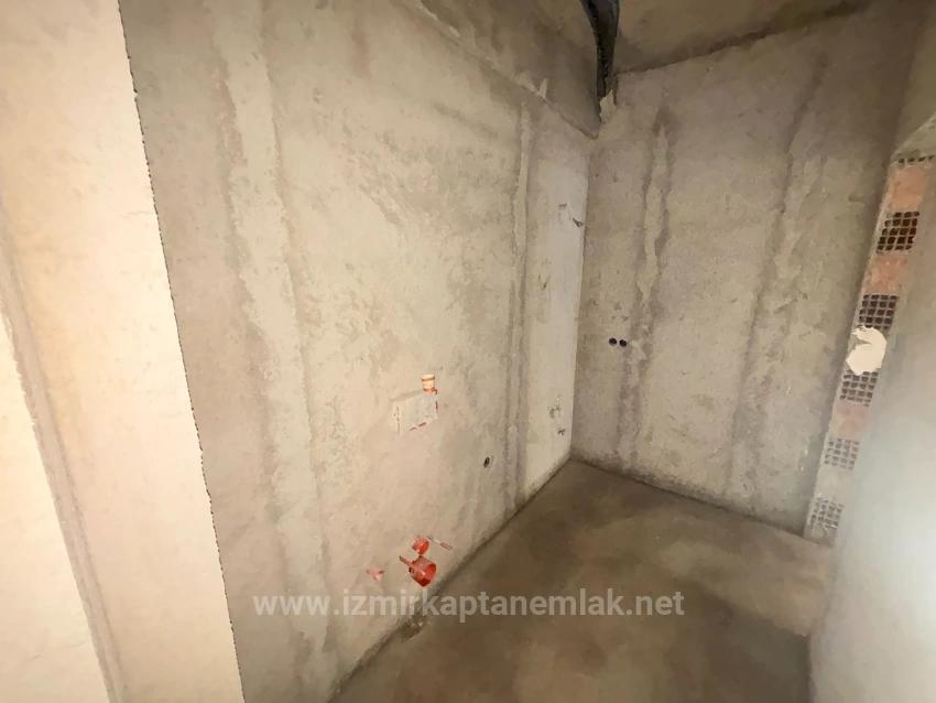 1+1 Mittelgeschosswohnung In Toller Lage In Hıdırlık, Seferihisar, Izmir