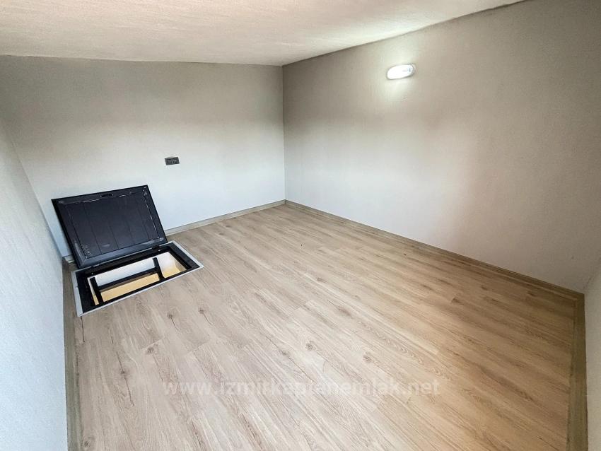 4+1-Zimmer-Villa Mit Garten In Seferihisar Doğanbey Zu Verkaufen, 400 Meter Vom Strand Entfernt