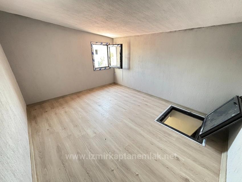 4+1-Zimmer-Villa Mit Garten In Seferihisar Doğanbey Zu Verkaufen, 400 Meter Vom Strand Entfernt