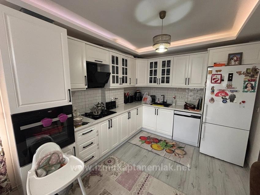 2+1 Apartment Mit Meerblick In Seferihisar Mersinalan