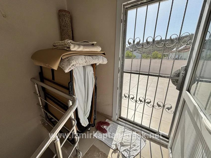 İzmir Seferihisar Cumhuriyet Viertel In 310 m² Innerhalb zu verkaufen 3+1 Doppelhaushälfte Villa