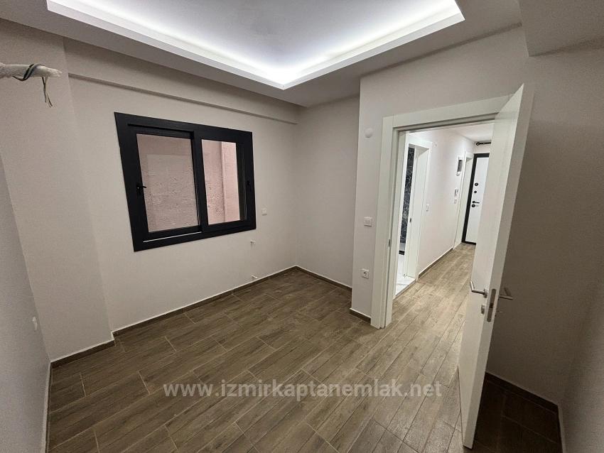 1+1 Wohnung In Toller Lage In Camikebir, Seferihisar, Izmir