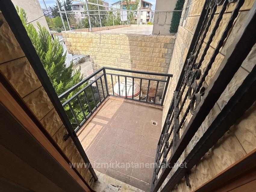 Freistehende Triplex-Sommervilla (4+1 Schlafzimmer) Am Meer In Bengiler, Seferihisar