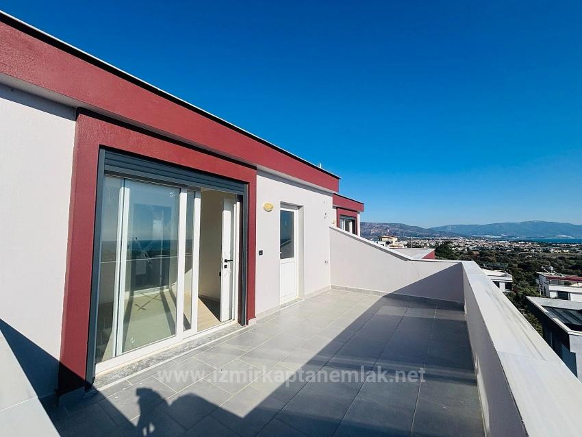 3+1 Villa Mit Meerblick Und Garten Im Viertel Doğanbey Atatürk Zu Verkaufen