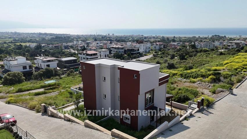 3+1-Zimmer Sommerhaus Zu verkaufen in Atatürk Bz. Seferihisar Doğanbey - 170 m²