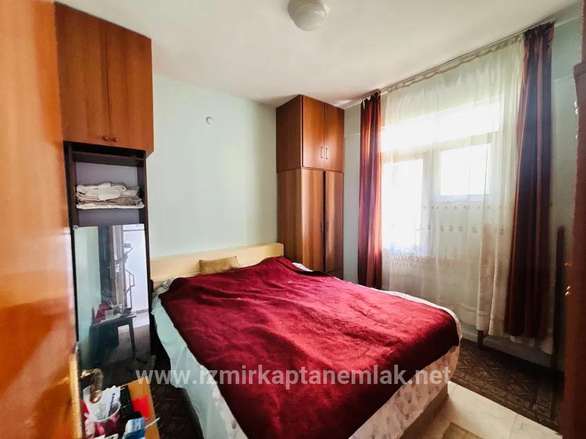In der İzmir Seferihisar Tepecik Güneşli Kent Sitesi befindet sich eine vollständig mit Meerblick ausgestattete 4+2 zu verkaufende Villa