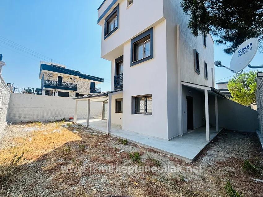 3+1-Zimmer Sommerhaus Zu verkaufen in Tepecik Bz. Seferihisar - 144 m²