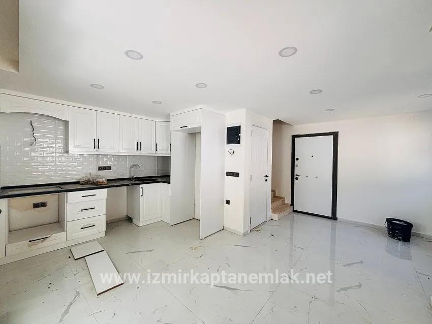 3+1-Zimmer Sommerhaus Zu verkaufen in Tepecik Bz. Seferihisar - 144 m²